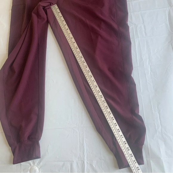 Joe Fresh parachute pants  Plus-size 1X Burgundy in colour - Picture 6 of 7
